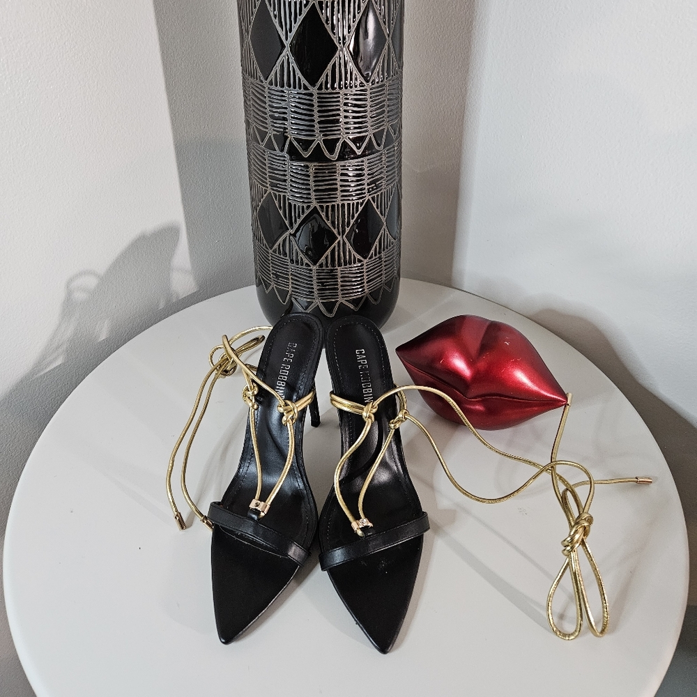 Cape Robbin Stilletto with Gold Ankle Strap - Size 8.5